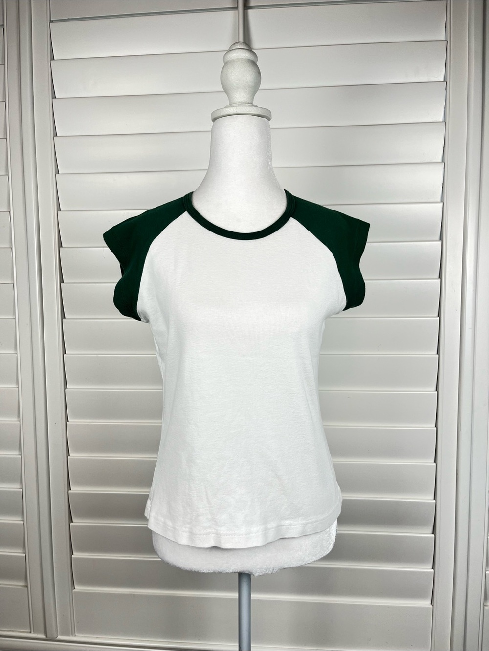 Reebok baby tee White and Dark Green Cap Sleeve Raglan Tee Size Medium
